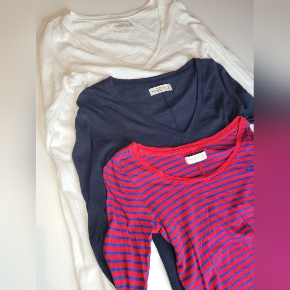 Lot 3 XS Long Sleeve Blouses Abercrombie & Gilly Hicks - Picture 3 of 11